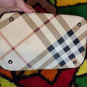 Burberry vintage midsized purse